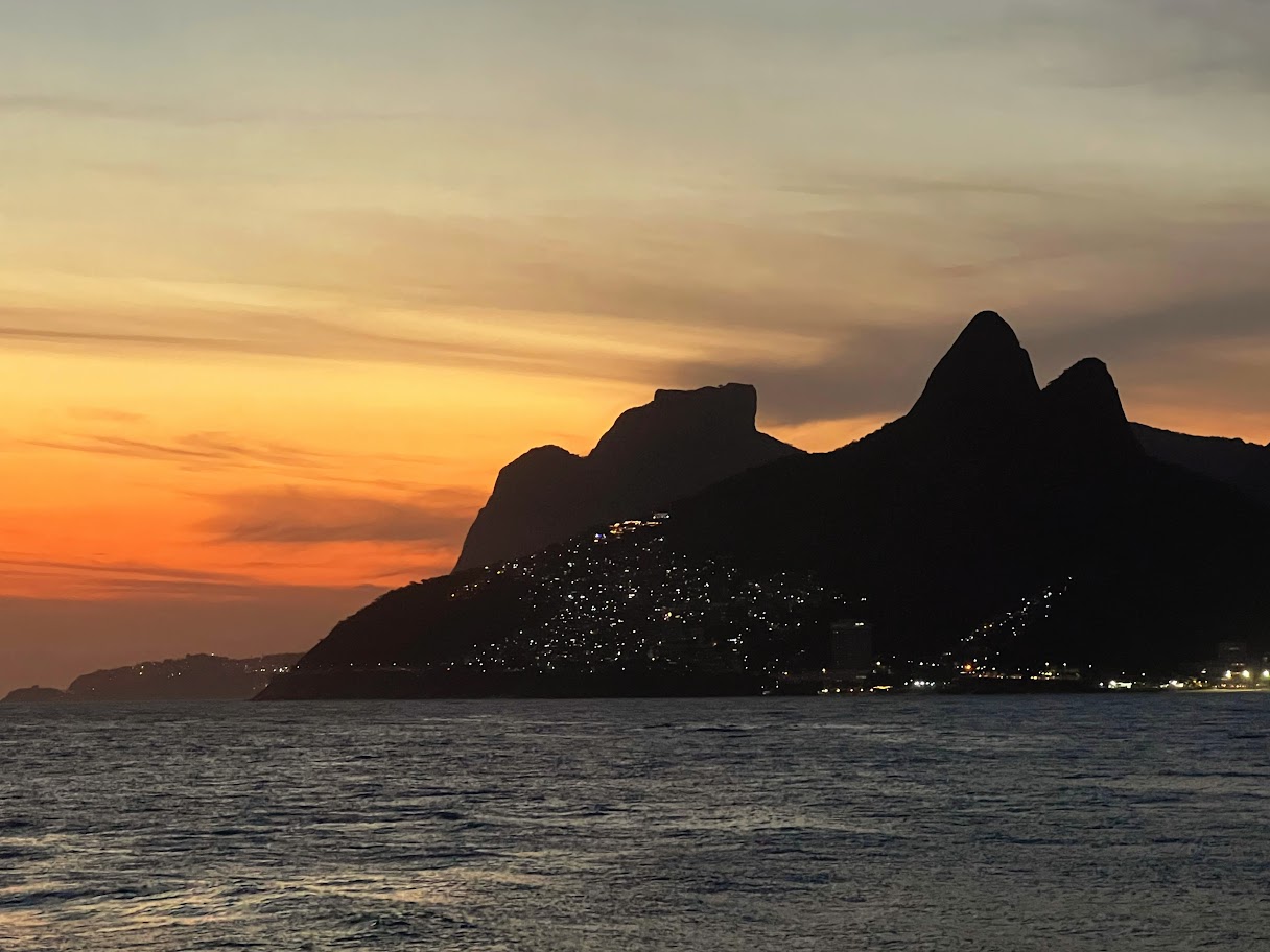 Nascer do Sol no Morro Dois Irmãos