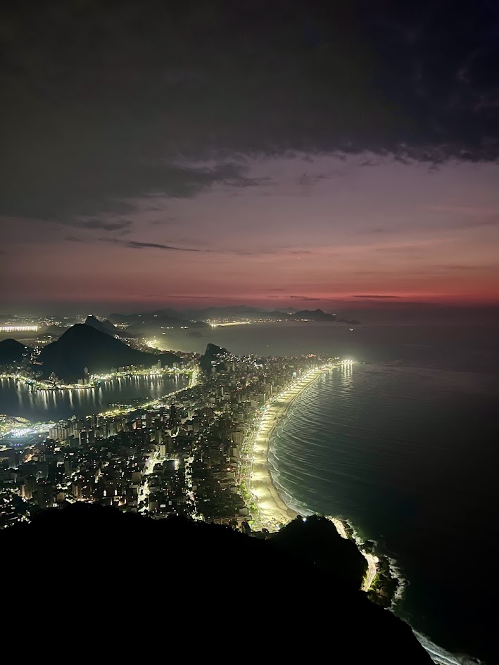 O que fazer (sozinha) no Rio de Janeiro - Trilha no Morro Dois Irmãos - Começo do sol nascendo