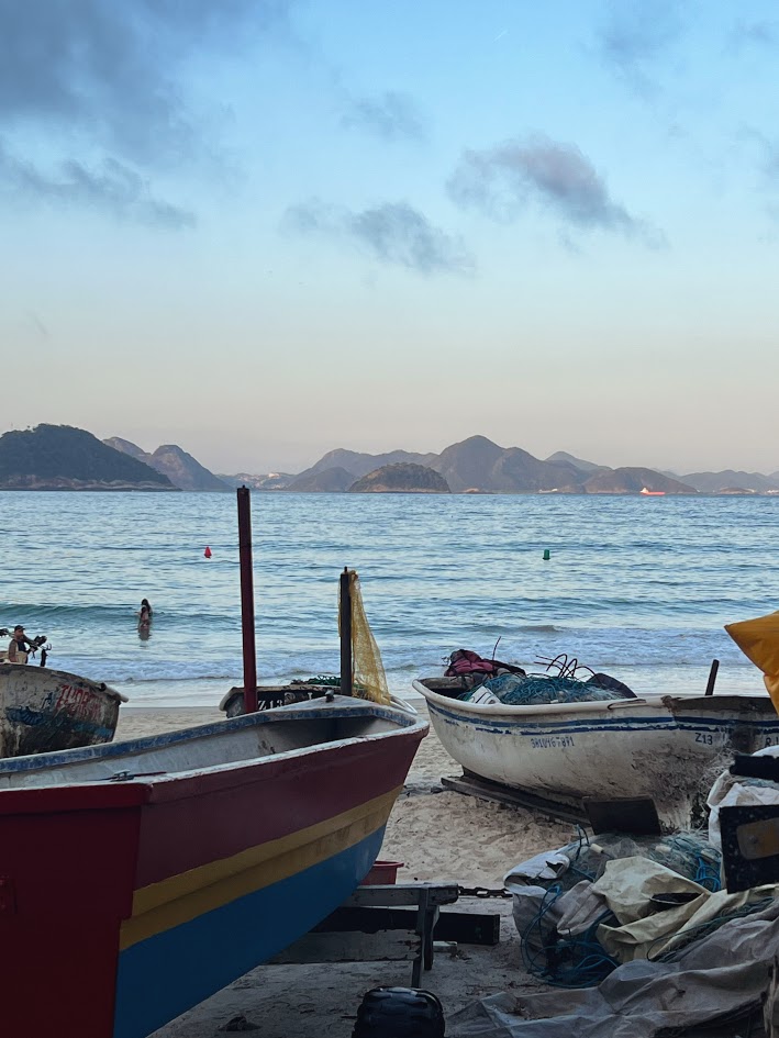 O que fazer (sozinha) no Rio de Janeiro - Walking tour em Ipanema e Copacabana - Barcos