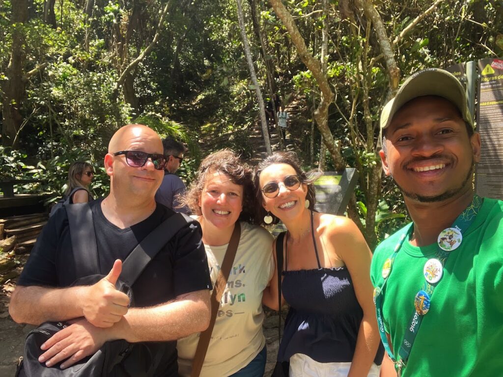 O que fazer (sozinha) no Rio de Janeiro - Walking tour na Urca - Hank de Breaking Bad
